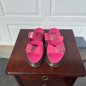 Vtg. Dr. Martens Sandals!💖